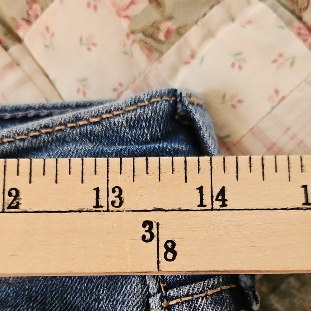 Abercrombie & Fitch Ultra High Rise Slim Straight Jeans - Picture 7 of 9